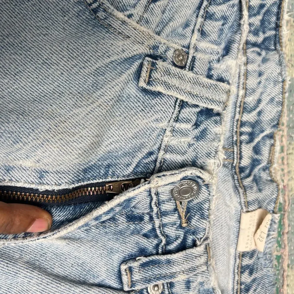 Vintage Levis L2 Baggy Fit Jeans Mens 30x31 Light Wash Denim Streetwear